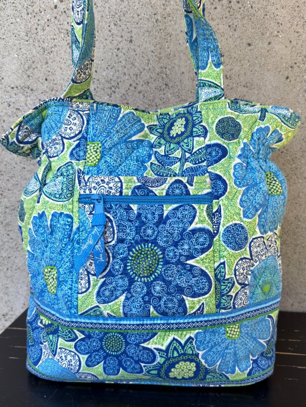 Vera Bradley Laura Shoulder Bag in Retired Doodle Daisy